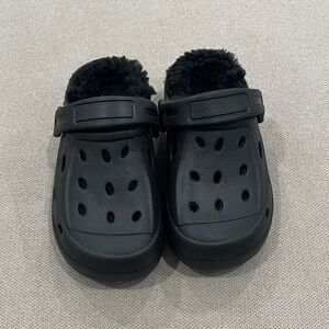 Black Fleece-Lined Clogs